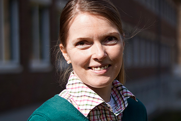 Portrait von Dr. Elke Plass